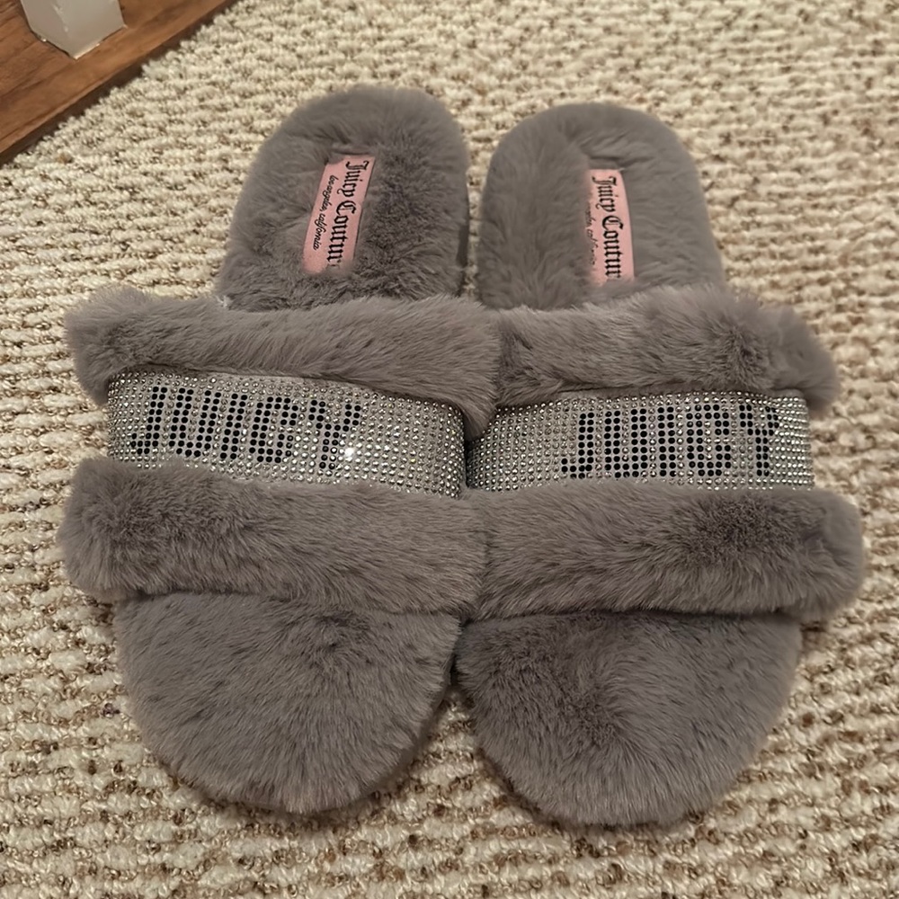 Juicy Couture grey slides